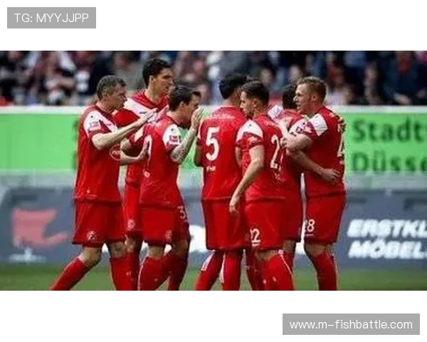 奥格斯堡1-1美因茨，保级战平局收场